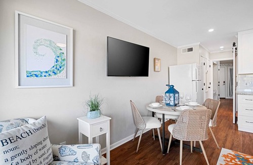Folly Field Condo | Coastal Retreat Vibe w. Views - Beachfront Resort - Tennis & Pickleball OV B219