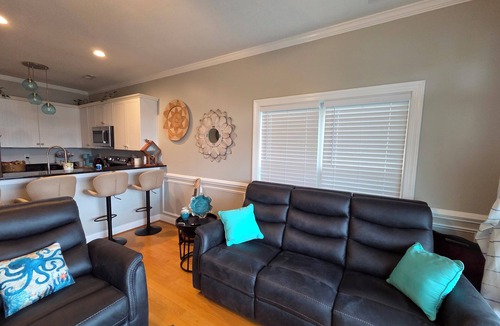 Fairfield Harbour House | Coastal Retreat w/Balcony, Bikes & Pool Access