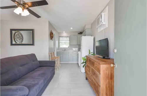 Oyster Creek Apartment | Coastal Studio - Freeport, Tx