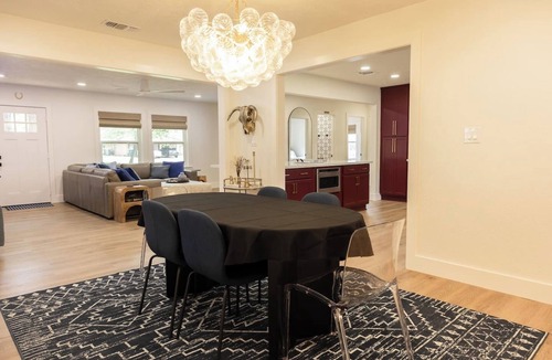 Country Club Estates House | College Station Pickleball 2mi Kyle Field