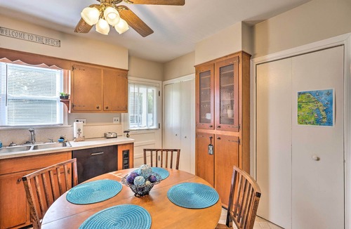 Issue House | Colonial Beach House w/Patio: 2 Blocks to Beach!