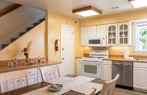 Nags Head Hotel | Colonial Inn Motel
