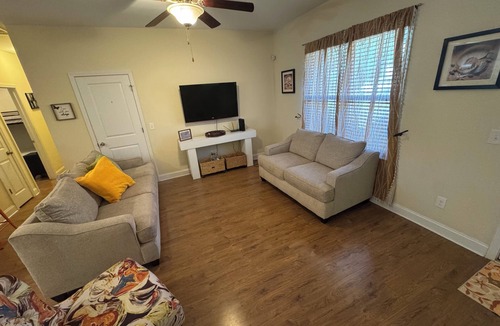 Murraysville House | Colorful 3-bedroom home; located only 15 min from Wrightsville Beach & shopping.