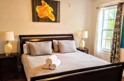 Church Hill House | Colorful & Cozy 3-Bedroom Home in RVA