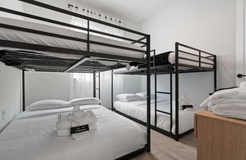 MLK House | Combined Luxurious Home - Up to 18 Guests
