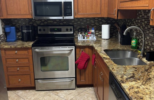 Vaught Condo | Come Relax at the Pool and Explore Myrtle Beach!