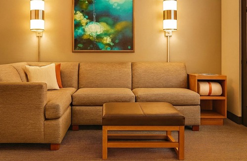 Gwinnett Place Hotel | Comfort and Convenience! 2 Great Units! Near Pirate’s Cove Adventure Golf!
