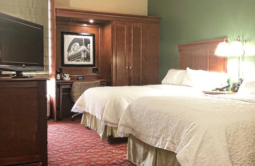 Athens Hotel | Comfort and Relaxation! Onsite Pool, Pets Allowed, Free Parking and Breakfast!