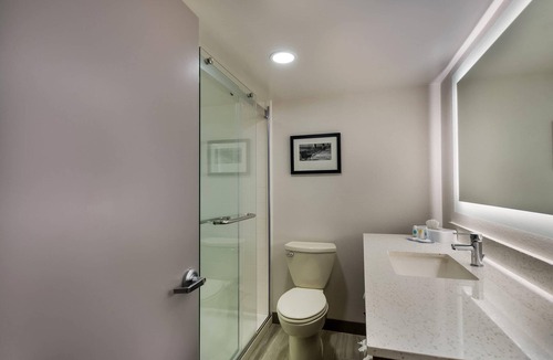 Seven Corners Hotel | Comfort Inn Falls Church - Tysons Corner