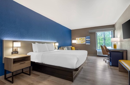 Milnesville Hotel | Comfort Inn West Hazleton