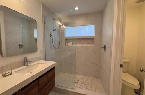 Atlanta Bed & Breakfast | Comfort Meets Convenience/King Suite in Atlanta