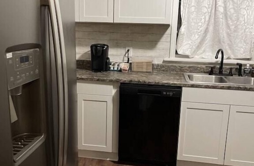 Elizabeth City House | Comfort near the water and University
