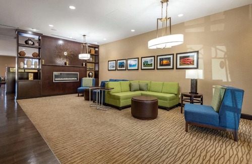 Huntersville Hotel | Comfort Suites Huntersville near Lake Norman
