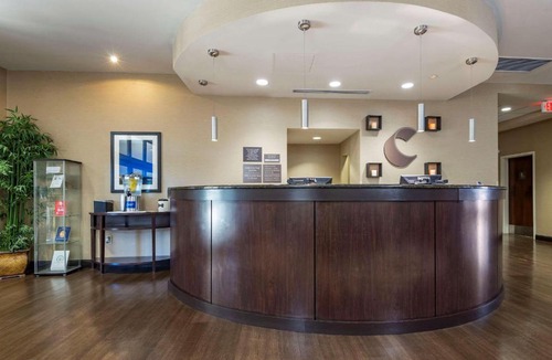 Huntersville Hotel | Comfort Suites Huntersville near Lake Norman