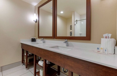 Powdersville Hotel | Comfort Suites Piedmont - Greenville South