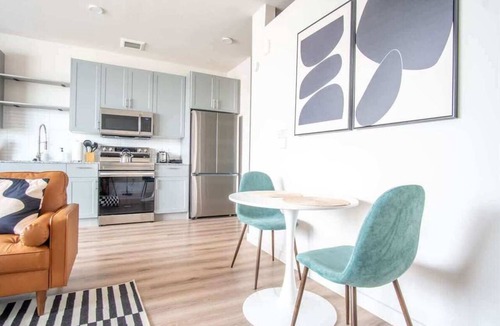 Dallas Apartment | Comfortable 1BR Suite w Pool, Parking, Gym 08