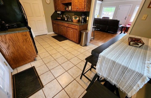 Pine Mountain Valley Cabin | Comfortable 2 Bedroom Cabin - 3 min to Roosevelt State Park. WIFI & Self Checkin
