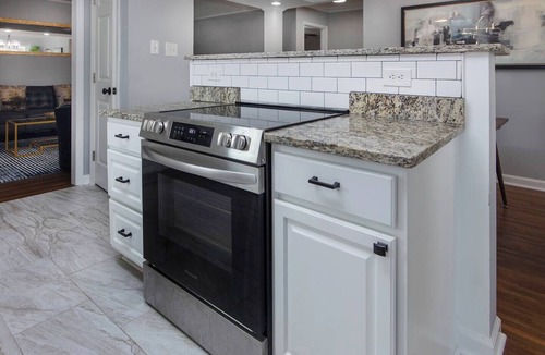 Charlotte Apartment | Comfortable 2BR for Longer Stays in The Plaza/Noda Area