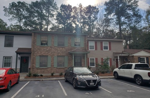 Savannah House | Comfortable 3 Bedroom, 3 Bathroom With Amenities!