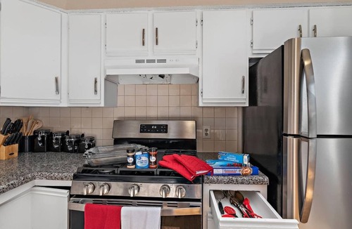Lenexa House | Comfortable 3BR, 2BA townhouse in quiet Lenexa. Pet Friendly!