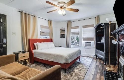 Freetown - Port Rico House | Comfortable 3BR Home Near Downtown