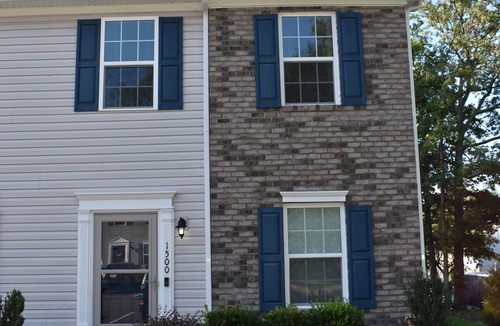 Mosby House | Comfortable, Beautiful Townhome in quaint neighborhood w/patio deck