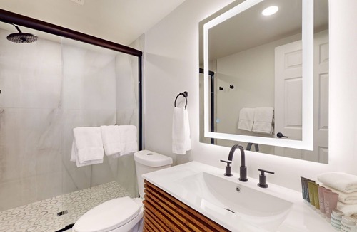 Lower Township Hotel | Comfortable Coastal Retreat with Two Queen Beds & Sleeper Sofa - Suite Room