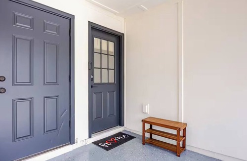 Goldenrod House | Comfortable & Quiet 2BR/2BA, Near Park Ave & Rollins, Extended Stays Welcome.