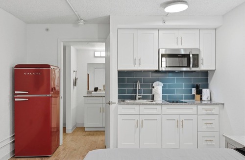 St. Johns Apartment | Comfortable studio with updated amenities