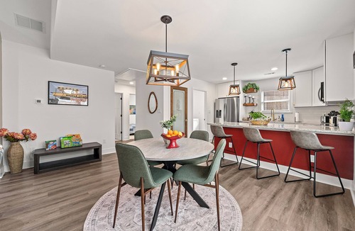Cartersville House | Comfortable & Stylish New House - 10min to LakePoint!