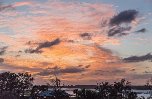 Hilton Head Island Condo | Comfortable Villa with Shared Pool, Courtyard, and Balcony - Walk to Beach