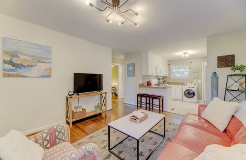 Old Shandon Apartment | Comfy Cozy Convenient Condo