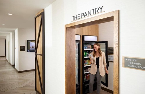 Legacy Park Apartment | Comfy Studio in Plano | Free Breakfast, Free Wi-Fi, Outdoor Pool
