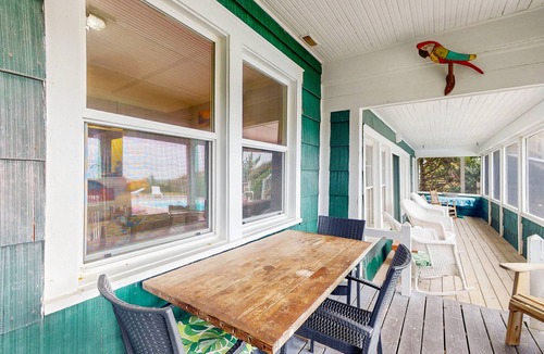 Atlantic Beach Cottage | Completely renovated, oceanfront home with private pool, deck, WiFi & AC