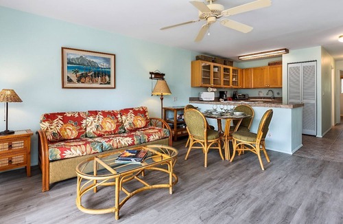 Kailua-Kona Condo | 🏖️Concierge Included | AC | Completely Updated
