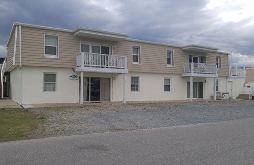 Holden Beach Condo | Condo ∙ 4 bedrooms ∙ 8 guests