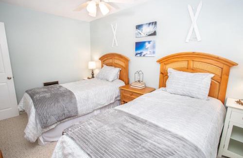 Banner Elk House | Condo at Pinnacle Inn Resort