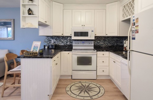 Sea Scape Condo | Condo in the heart of the Outer Banks with a Pool and Close to the Beach