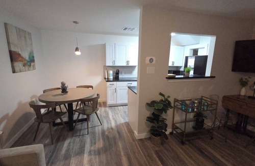 Riverside Condo | Condo near Downtown Austin
