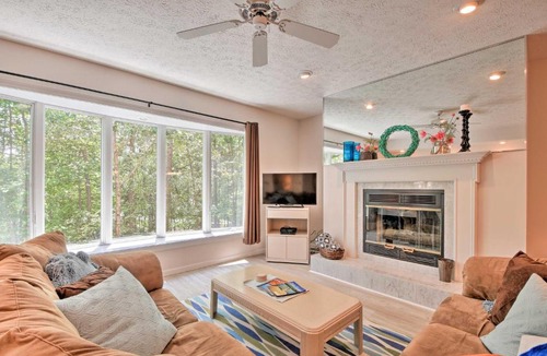 Salem House | Condo on Lake Keowee w/Resort Amenities & Pool!