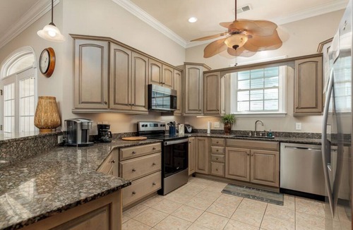 Myrtle Beach Condo | Condo pool garage short walk to beach