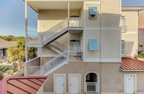 Myrtle Beach Condo | Condo pool garage short walk to beach