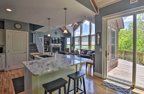 Seven Devils Cabin | Contemporary Cabin on the Peak of Seven Devils