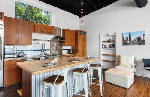 Dripping Springs Cottage | Contemporary Country Style Gem w/BBQ & Games Room