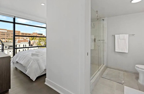 Shaw Bed & Breakfast | Contemporary | Downtown | Views | Luxury