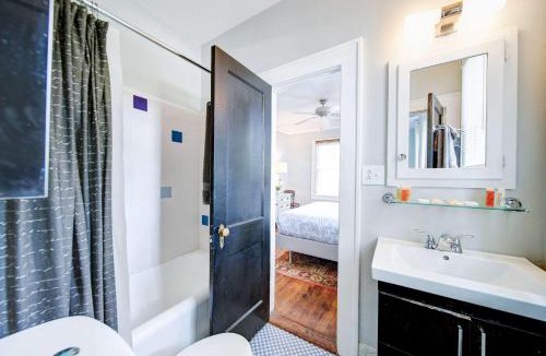 Cherry House | Contemporary gem in the Heart of Myers Park