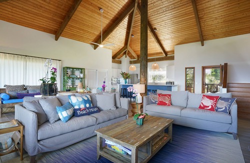 Mokuleia House | Contemporary Hawaii Living, Calm North Shore Beach