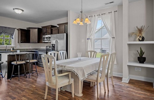 Piney Green House | Contemporary Townside Retreat