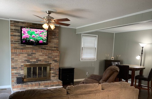 Jacksonville Apartment | Contractor/Traveler/Marine Special: )