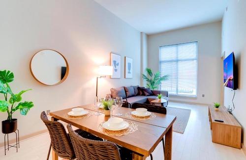 Crystal City Apartment | Convenient Apartment Near Major Sights